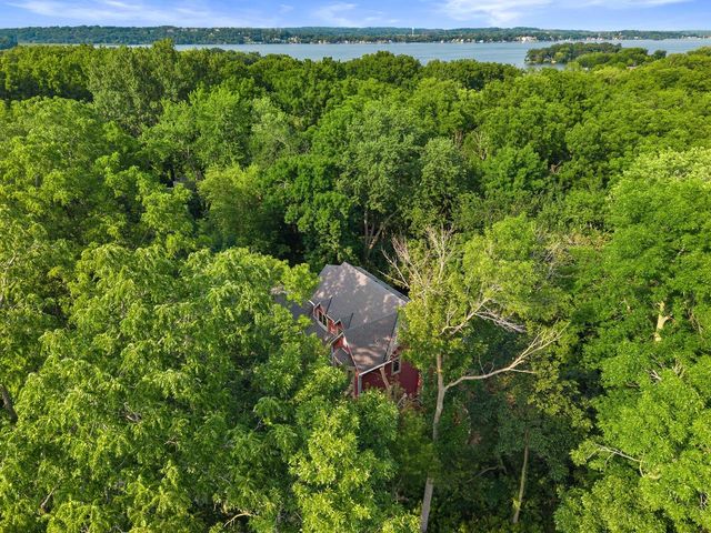 W278N2760 Rocky Point ROAD, Pewaukee, WI 53072