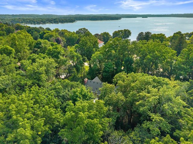 W278N2760 Rocky Point ROAD, Pewaukee, WI 53072