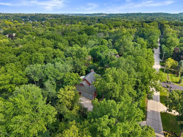 W278N2760 Rocky Point ROAD, Pewaukee, WI 53072
