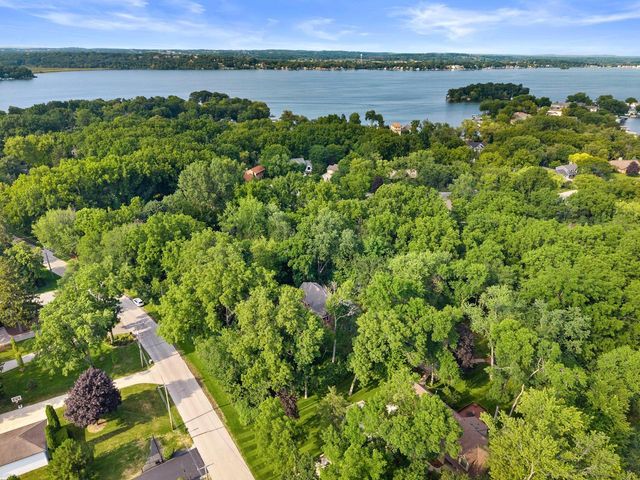 W278N2760 Rocky Point ROAD, Pewaukee, WI 53072