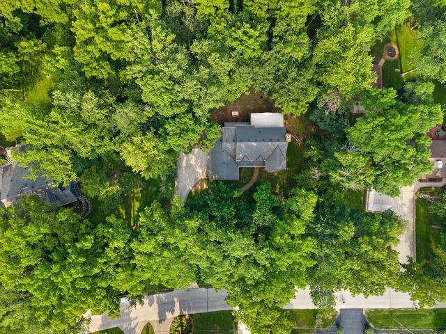 W278N2760 Rocky Point ROAD, Pewaukee, WI 53072