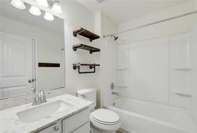 261 New Bridge DR, Kyle, TX 78640