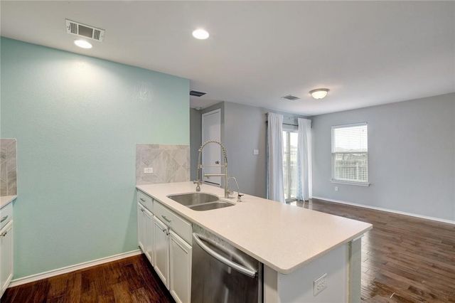 261 New Bridge DR, Kyle, TX 78640