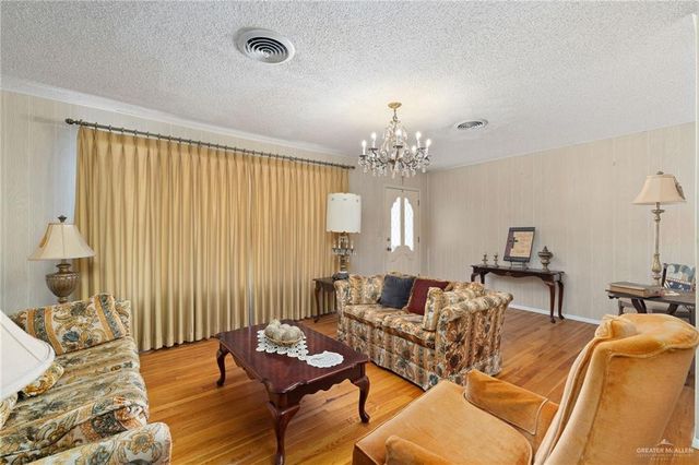 89 Dr Mario E Ramirez Avenue, Roma, TX 78584