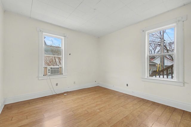 322 College Avenue, Holland, MI 49423