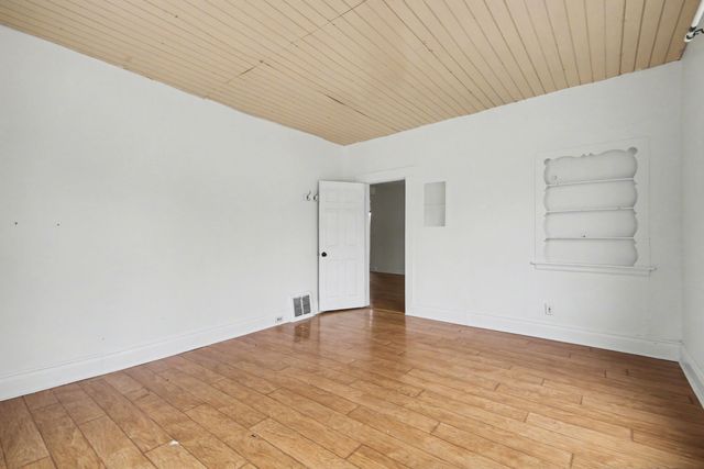 322 College Avenue, Holland, MI 49423