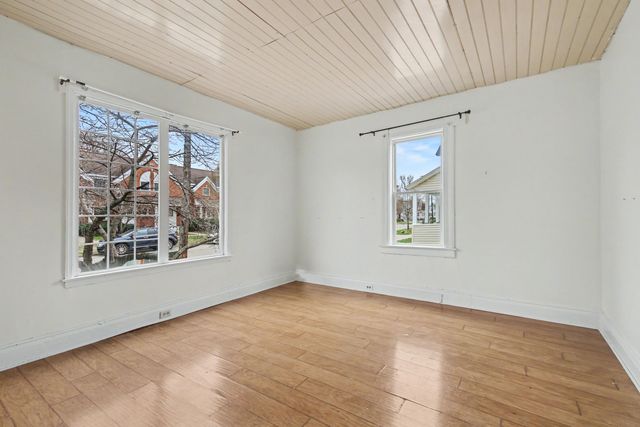 322 College Avenue, Holland, MI 49423