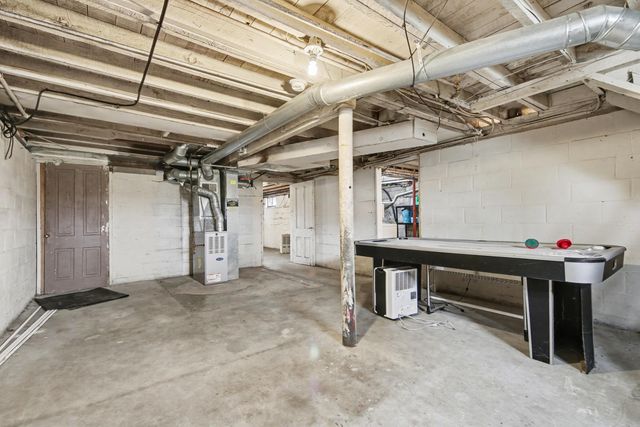322 College Avenue, Holland, MI 49423