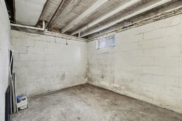 322 College Avenue, Holland, MI 49423