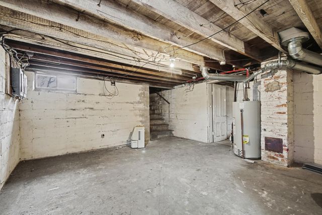322 College Avenue, Holland, MI 49423