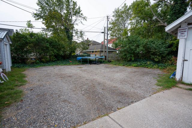 322 College Avenue, Holland, MI 49423