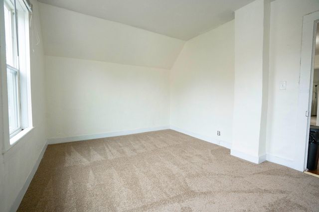 322 College Avenue, Holland, MI 49423