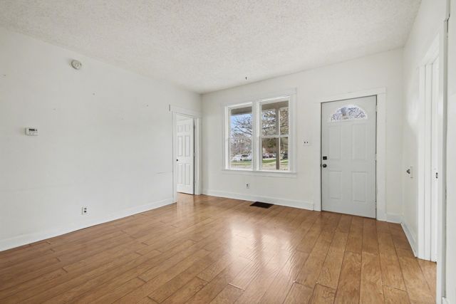 322 College Avenue, Holland, MI 49423