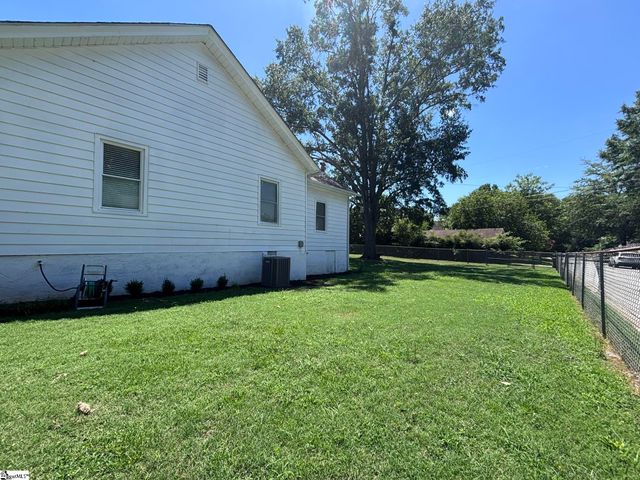7 Haynes Street, Greer, SC 29650