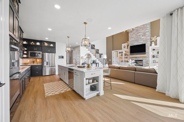 585 E Distributor, Boise, ID 83716