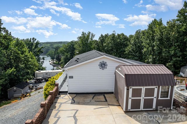 132 Eagle Drive B16, New London, NC 28127