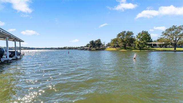 150 Skyline DR, Sunrise Beach, TX 78643