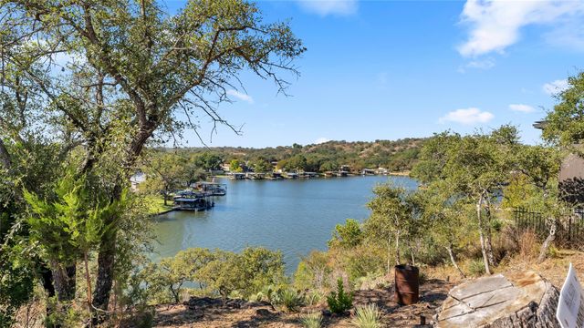 150 Skyline DR, Sunrise Beach, TX 78643