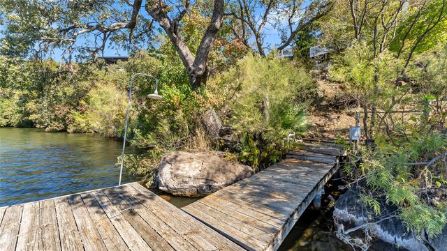 150 Skyline DR, Sunrise Beach, TX 78643