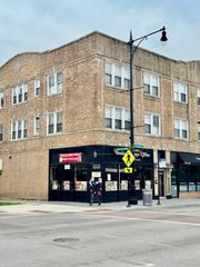 2701 W LAWRENCE Avenue C, Chicago, IL 60625