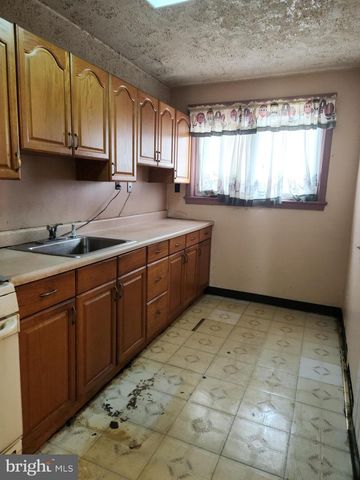 506 RANDOLPH ST, Camden, NJ 08105