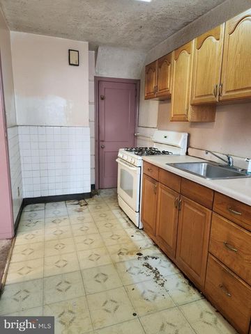 506 RANDOLPH ST, Camden, NJ 08105
