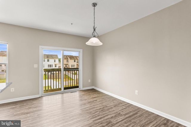 806 BLOSSOM DR, Hanover, PA 17331