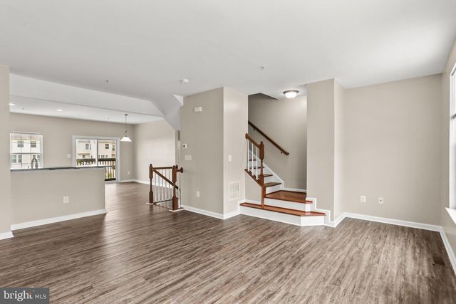 806 BLOSSOM DR, Hanover, PA 17331