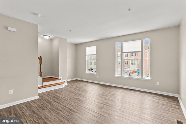 806 BLOSSOM DR, Hanover, PA 17331
