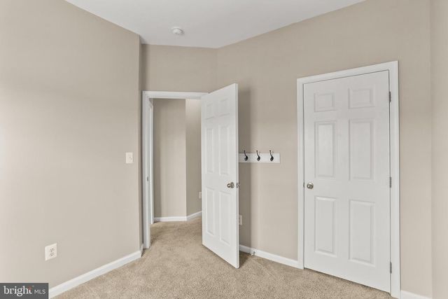 806 BLOSSOM DR, Hanover, PA 17331
