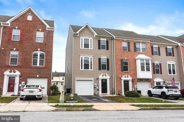 806 BLOSSOM DR, Hanover, PA 17331