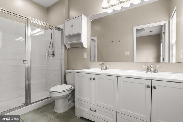 806 BLOSSOM DR, Hanover, PA 17331