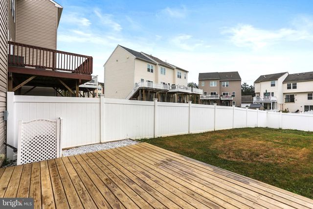 806 BLOSSOM DR, Hanover, PA 17331