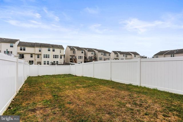 806 BLOSSOM DR, Hanover, PA 17331