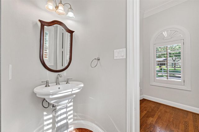5322 Val Verde Street, Houston, TX 77056
