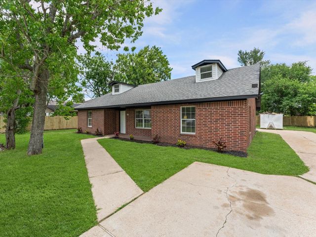 423 Masterson Street, Arcola, TX 77583
