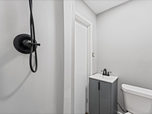 423 Masterson Street, Arcola, TX 77583