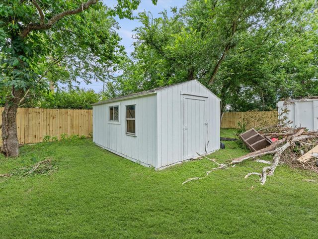 423 Masterson Street, Arcola, TX 77583