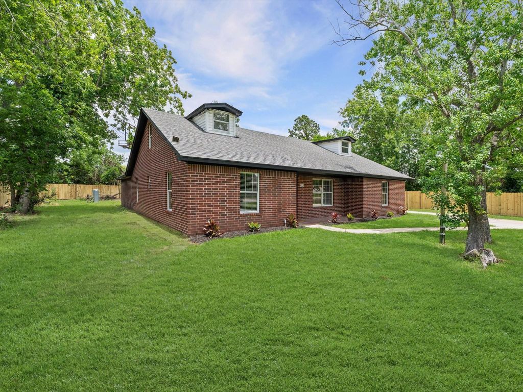 423 Masterson Street, Arcola, TX 77583