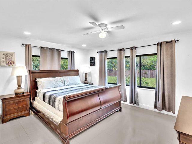 5901 W Broward Boulevard, Plantation, FL 33317