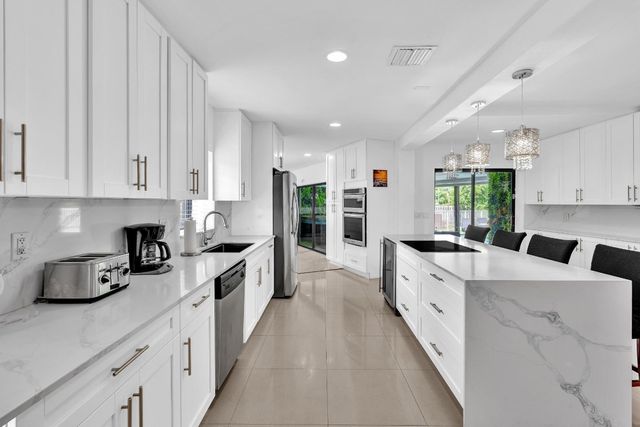 5901 W Broward Boulevard, Plantation, FL 33317