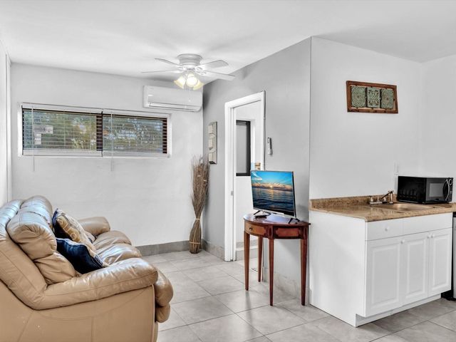 5901 W Broward Boulevard, Plantation, FL 33317