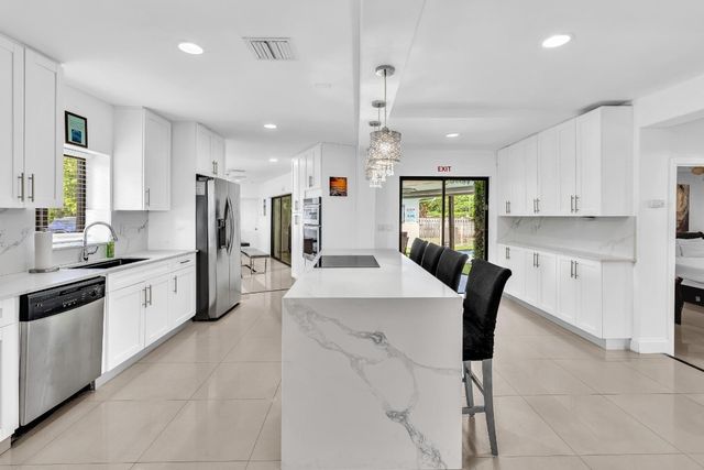 5901 W Broward Boulevard, Plantation, FL 33317