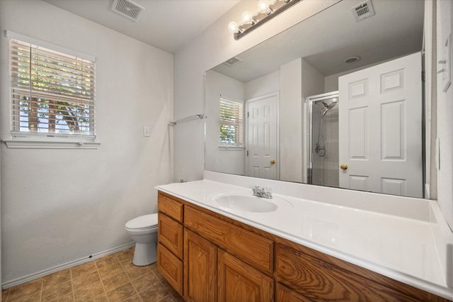 566 Tanglewood Drive, Burleson, TX 76028