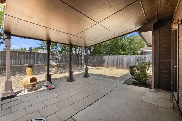 566 Tanglewood Drive, Burleson, TX 76028