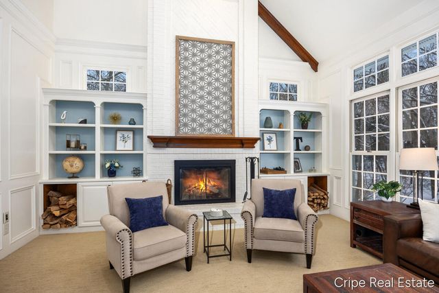 1620 Foothills Trail NE, Ada, MI 49301