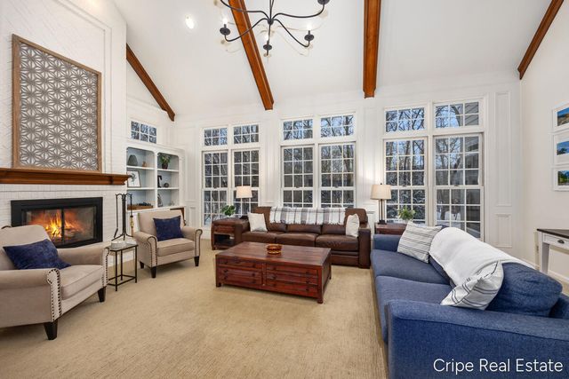 1620 Foothills Trail NE, Ada, MI 49301