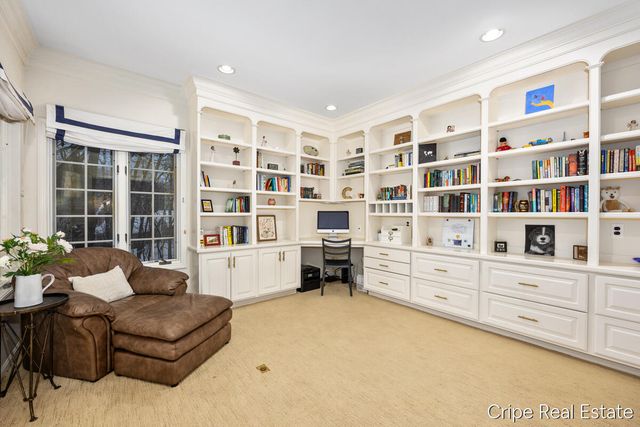 1620 Foothills Trail NE, Ada, MI 49301