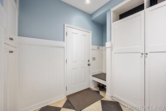 1620 Foothills Trail NE, Ada, MI 49301