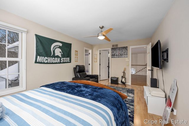 1620 Foothills Trail NE, Ada, MI 49301